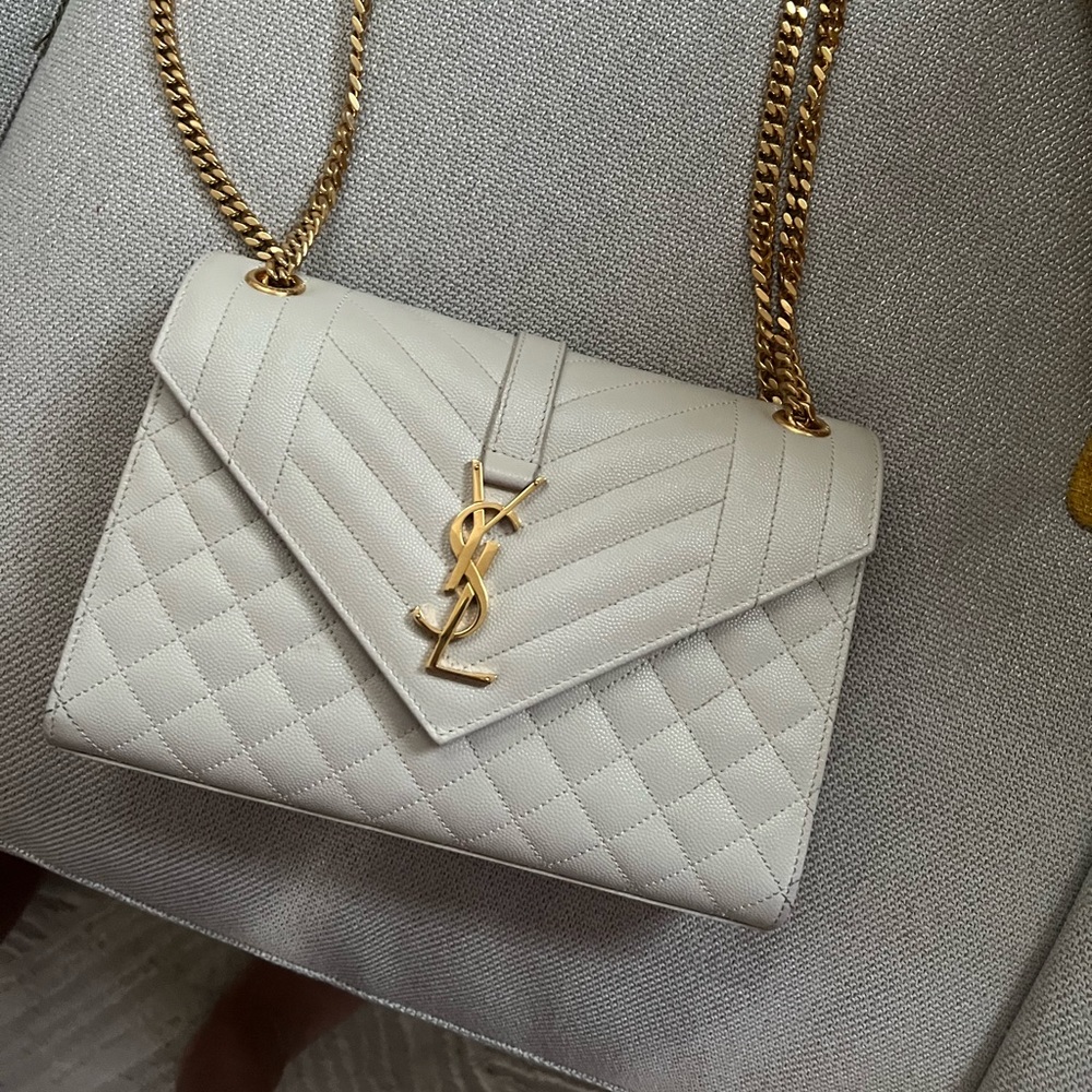 YSL ENVELOPE MEDIUM CHAIN BAG IN MIX MATELASSÉ GRAIN DE POUDRE EMBOSSED LEATHER